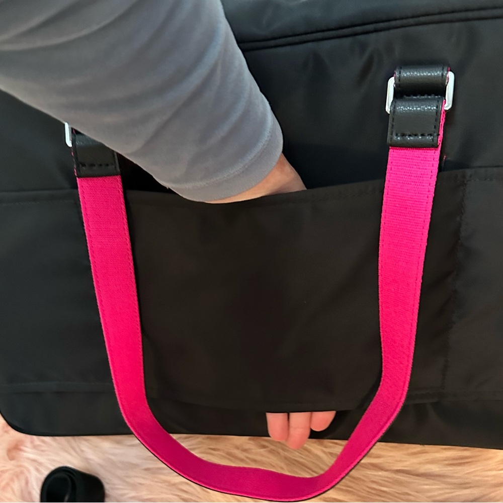 SJP Convertible Weekender Travel Carry-On Duffel Bag Black and Pink NEW! FIRM!! - Picture 13 of 16